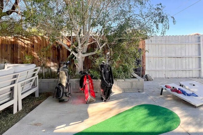 Building Photo - Golf and Games Retreat in Palm Springs