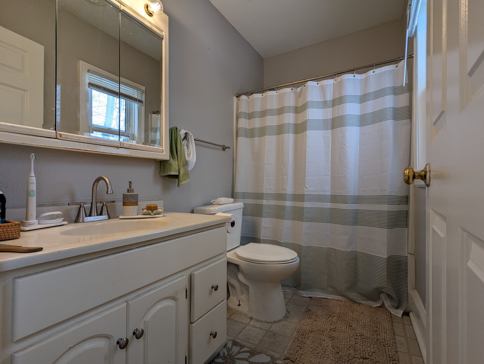 Building Photo - 732 Case Ave