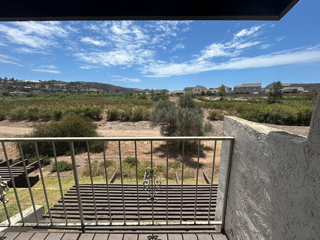 Building Photo - 5402 Villas Dr