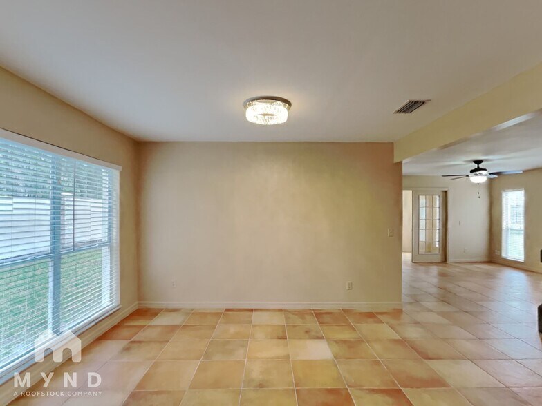 Building Photo - 1938 Blue Fox Ct