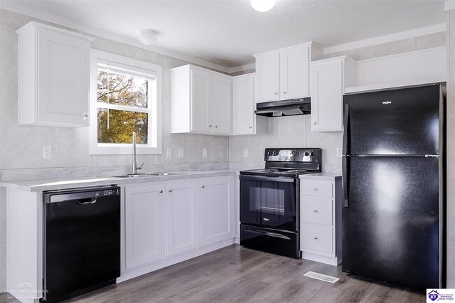 Building Photo - 105 Hastings Dr