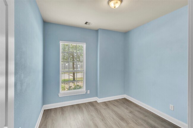 Building Photo - 4819 Eagles Glen Dr