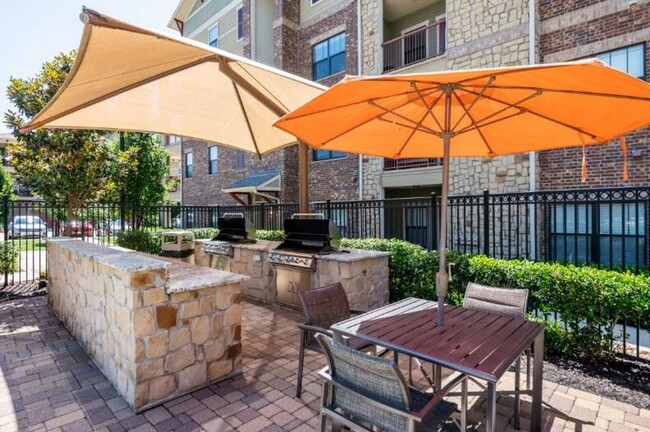 Building Photo - 4689-5302 Mustang Pkwy