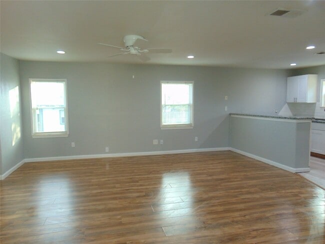 Building Photo - 118 14th St