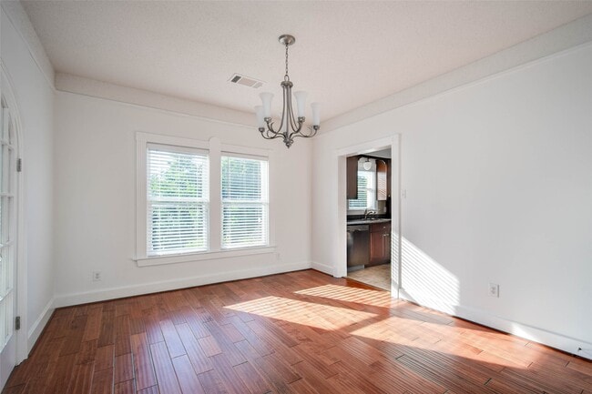 Building Photo - 2601 Rosedale St