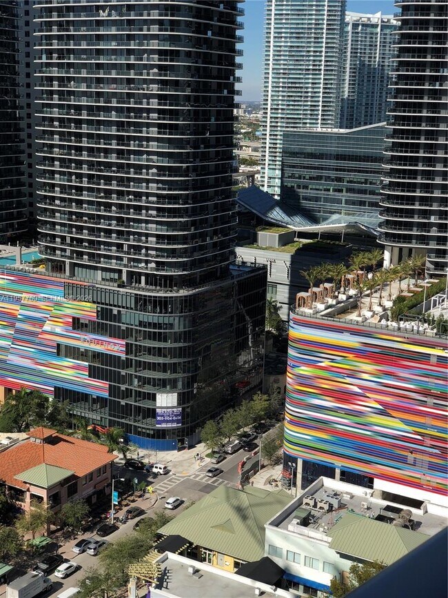 Building Photo - 1010 Brickell Ave