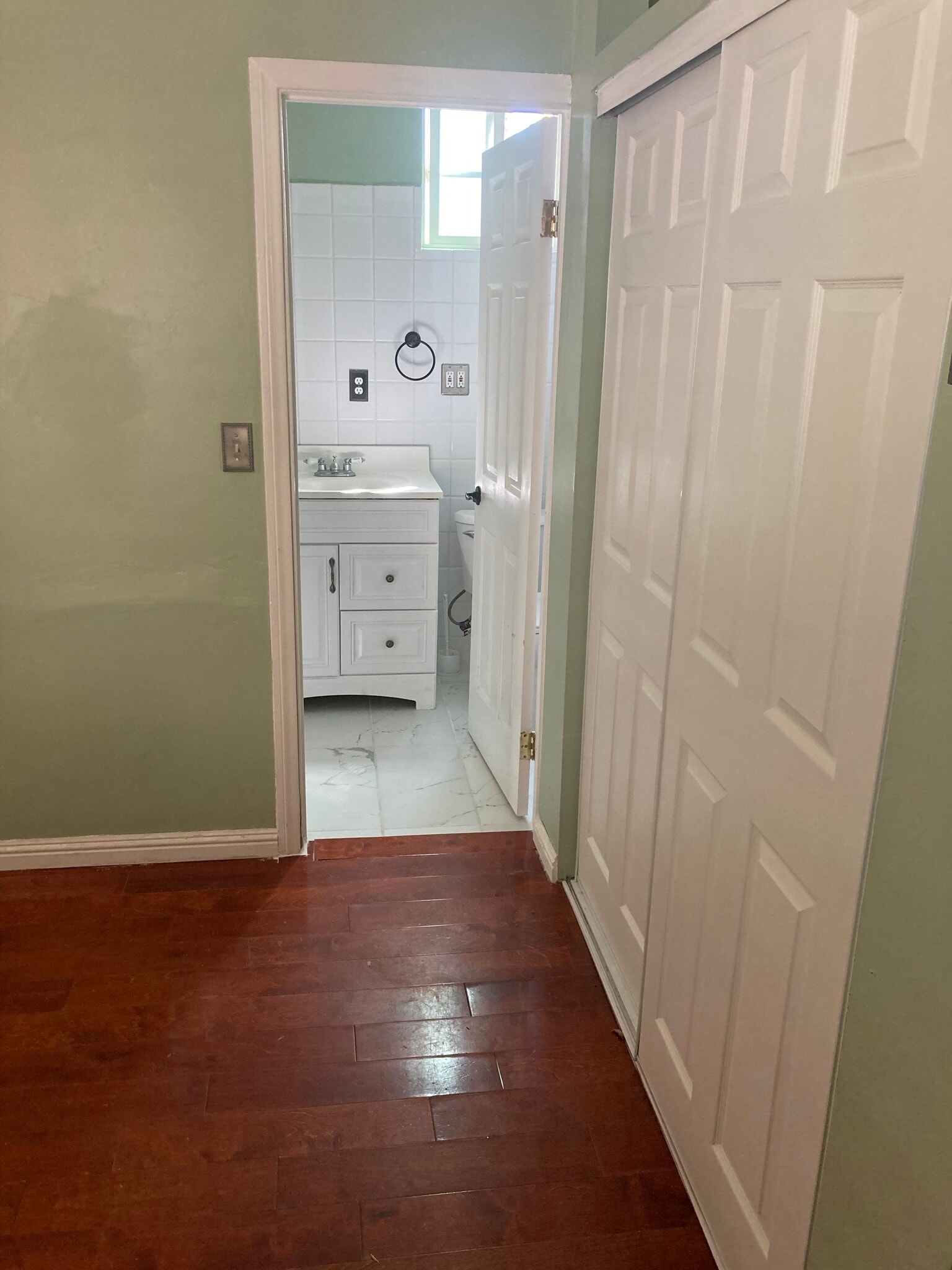 Building Photo - 5459 Martin St