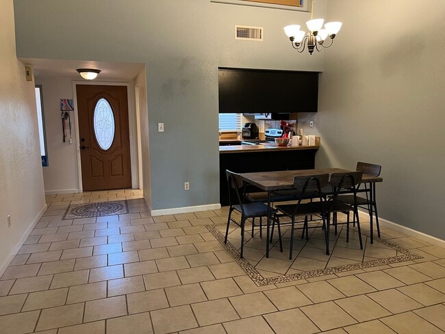 Building Photo - 10367 S Del Rey Dr