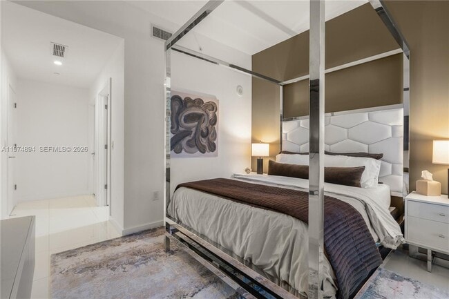 Building Photo - 851 NE 1st Ave