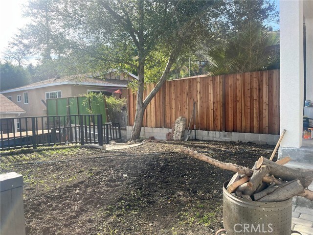 Building Photo - 4909 Aldama St