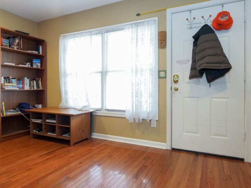 Building Photo - 3732 Falls Rd