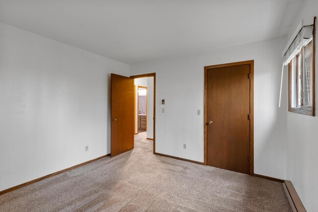 Building Photo - 516 Marshall Ct