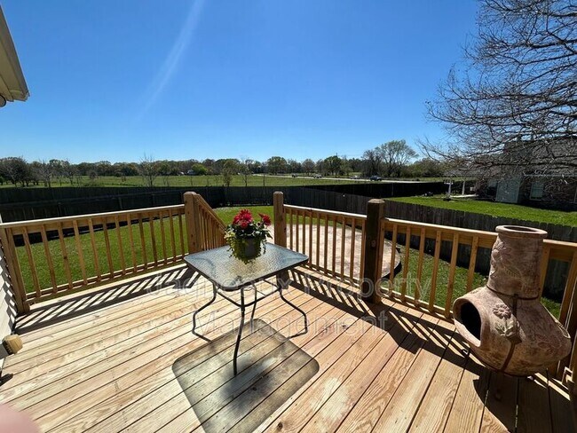 Building Photo - 416 Rue Canard