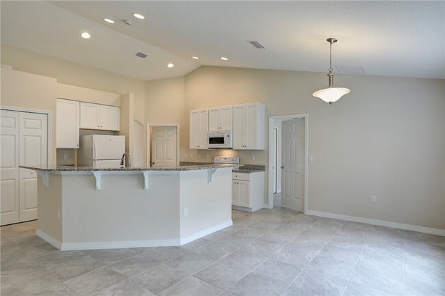 Building Photo - 426 Lanfair Ave