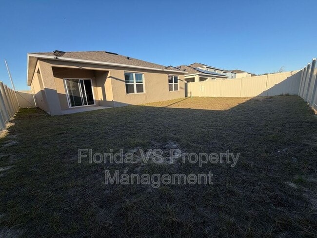 Building Photo - 804 Horsetail Dr