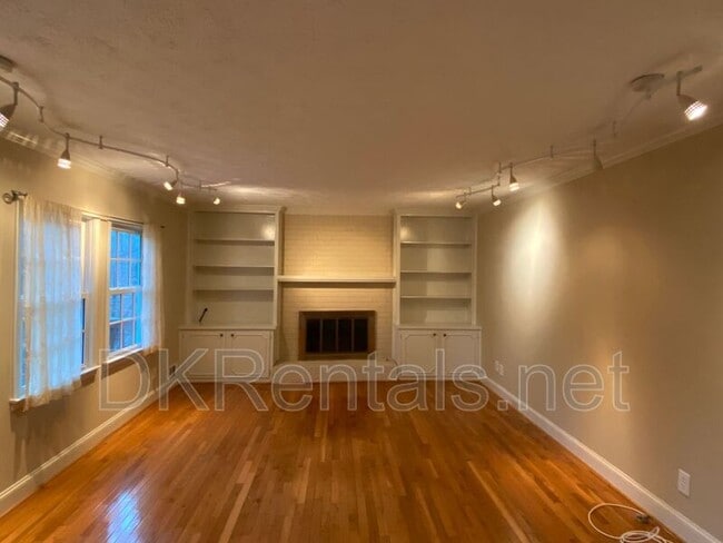 Building Photo - 5216 Willow Point Pkwy