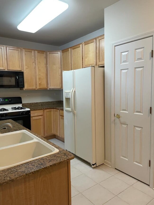 Building Photo - 1914 Farnsworth Ln