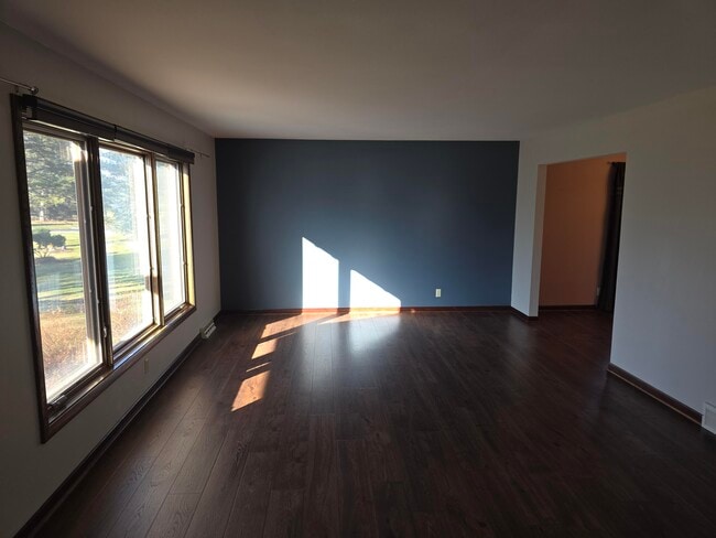 Building Photo - N67W28710 Longview St