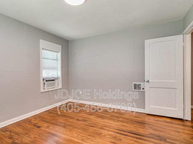 Building Photo - 422 Wilson Dr