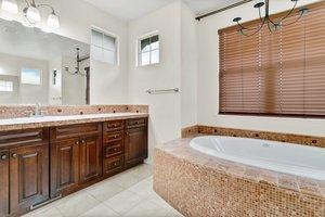 Building Photo - 13932 Sierra Star Ct