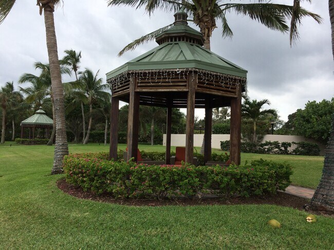 Building Photo - 5200 N Flagler Dr