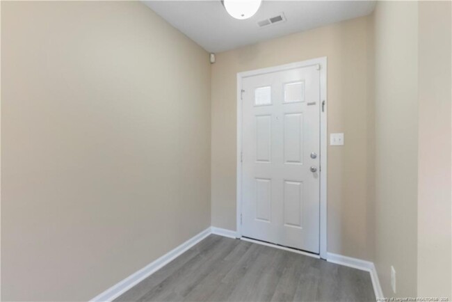 Building Photo - 1456 Middlesbrough Dr