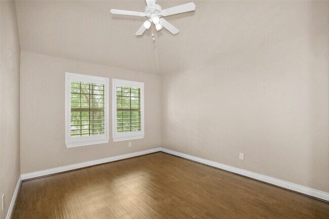 Building Photo - 28902 Davenport Dr