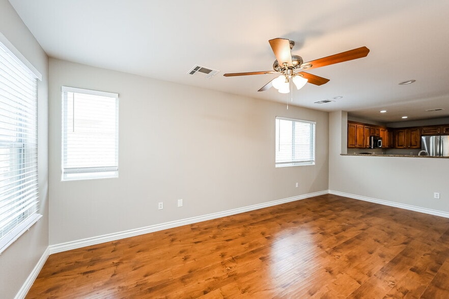 Building Photo - 5714 Old Colony Dr