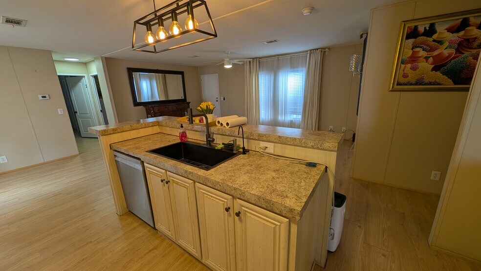 Building Photo - 3023 SW 50th St