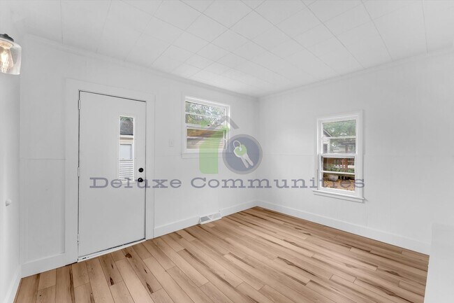 Building Photo - 1011 Jennette Ave NW