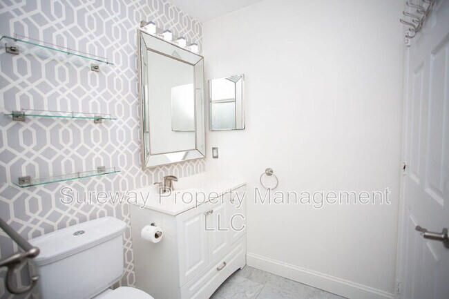 Building Photo - 606 Tanglewood Dr