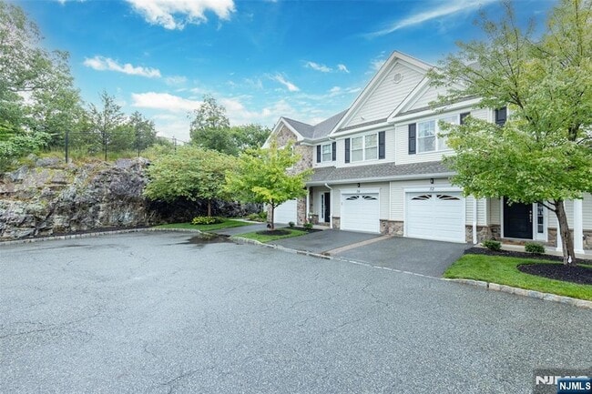 Building Photo - 52 Parkside Dr