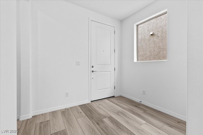 Building Photo - 5774 Aurora Gale Ct