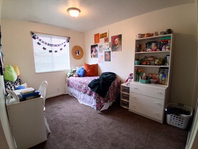 Building Photo - 62 W 700 N