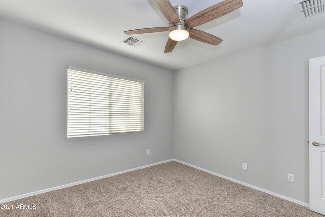 Building Photo - 14174 W Crocus Dr