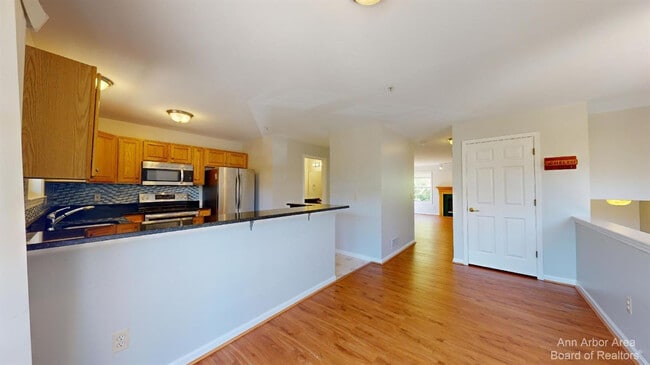 Building Photo - 2813 Barclay Wy