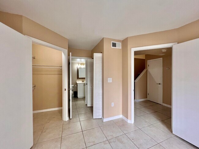 Building Photo - 4863 Via Palm Lakes