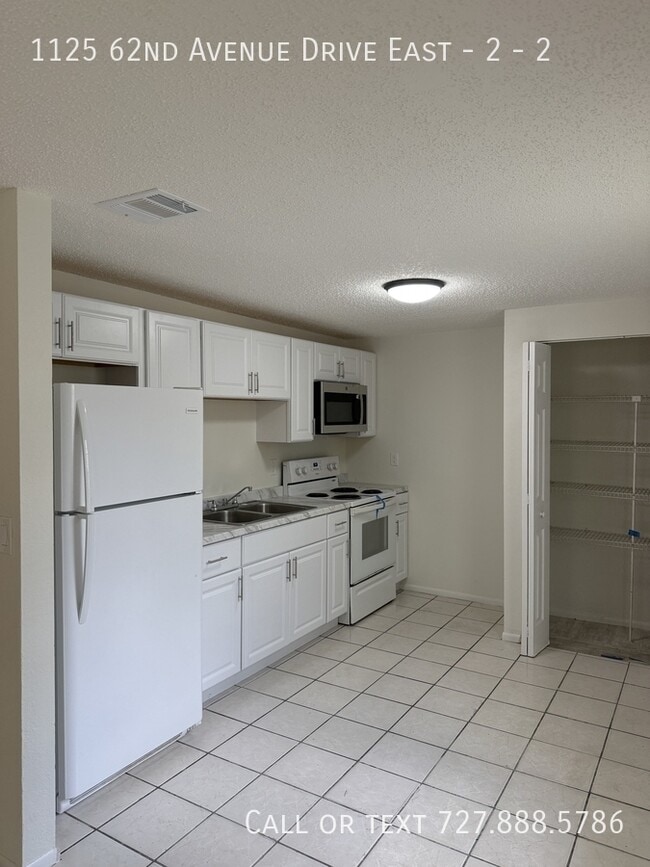 Building Photo - 1125 62nd Ave Dr E