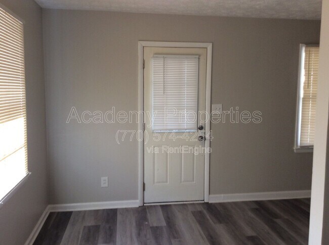 Building Photo - 6774 Valley Hill Ct