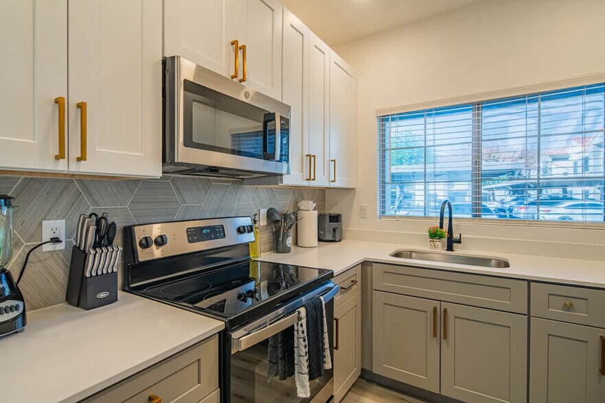 Building Photo - 7900 E Princess Dr