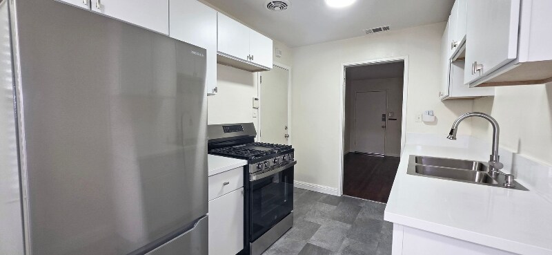 Building Photo - 1930 Hemlock St