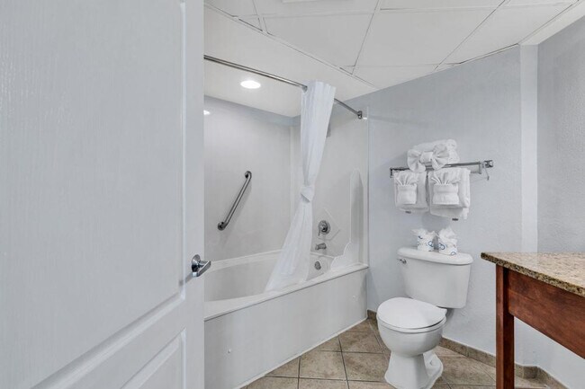 Building Photo - 2506 N Ocean Blvd