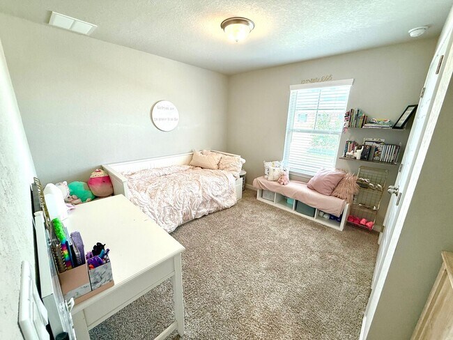 Building Photo - COMING SOON! GORGEOUS Two-Story 4 Bedroom ...