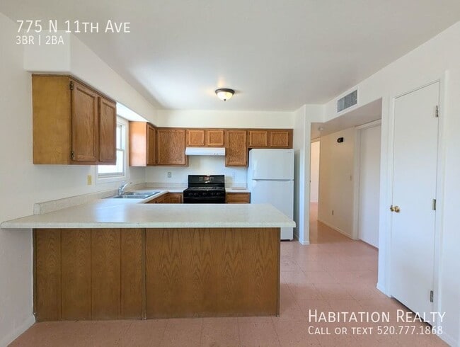 Building Photo - 775 N 11th Ave
