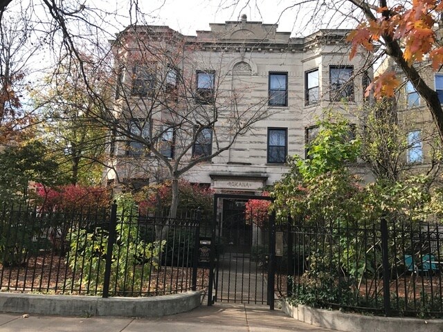 Primary Photo - 3216 W Altgeld St