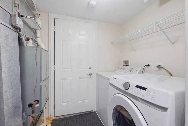 Building Photo - 1107 Popes Creek Cir