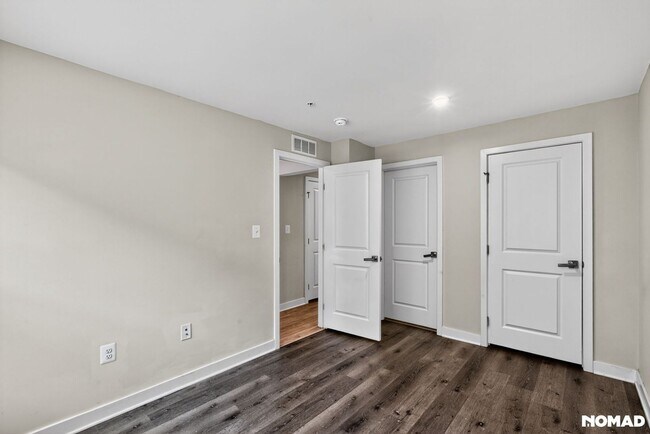 Building Photo - Spacious 4BR 3BA Townhome