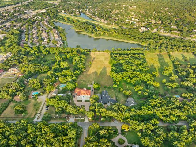 Building Photo - 8542 Meadowbrook Dr