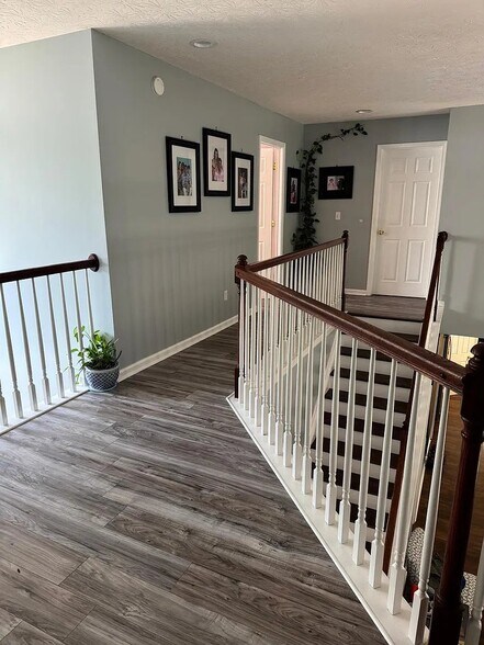 Building Photo - 801 Sunny Slope Trace