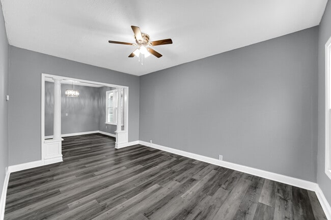 Building Photo - 5527 Alice Ave